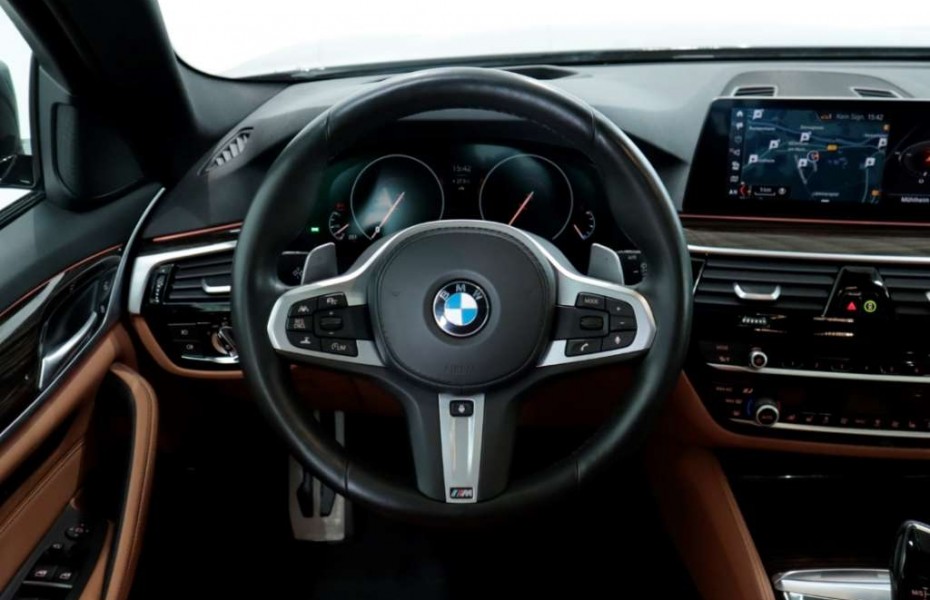 BMW Řada 5 d xDrive Tour M-Sport AHK Komfsz.HUD Pano.LED