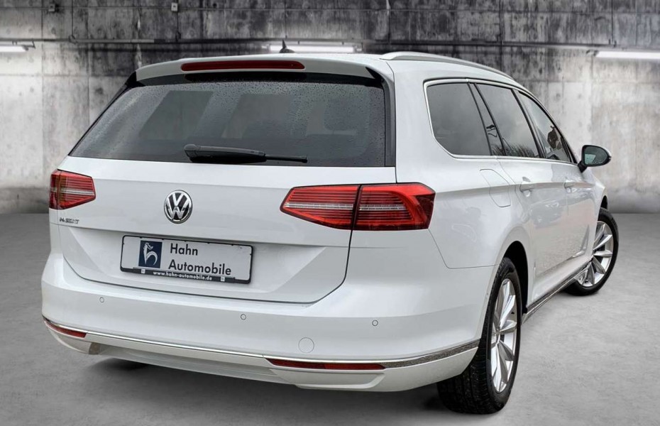 Volkswagen Passat Variant 2.0TDI High DSG LED ACC AHK Cam