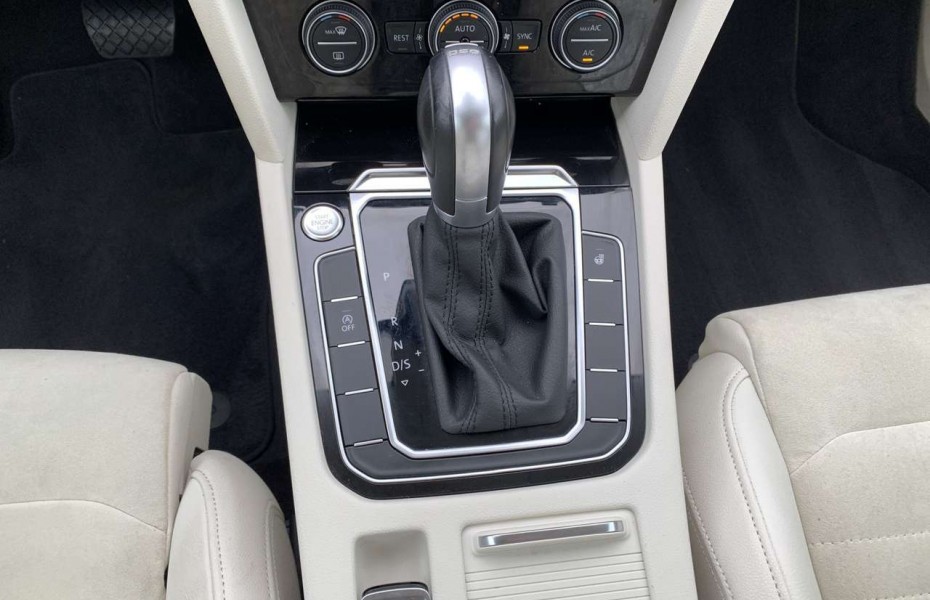 Volkswagen Passat Variant 2.0TDI High DSG LED ACC AHK Cam