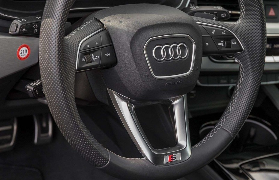 Audi A4 30 TDI 2x S LINE LM18 MATRIX B&O NAVI