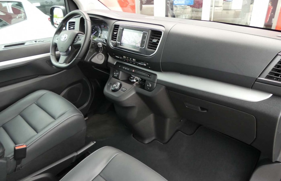 Toyota ProAce Verso 2.0 D-4D L2 Team Leder Navi Xenon Executive