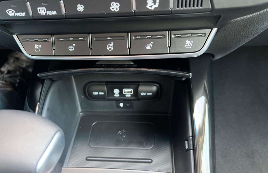 Kia Sorento 2.2 CRDi AWD AT8 7míst Platinum Pano Navi Kam LED HeadUp VentSed