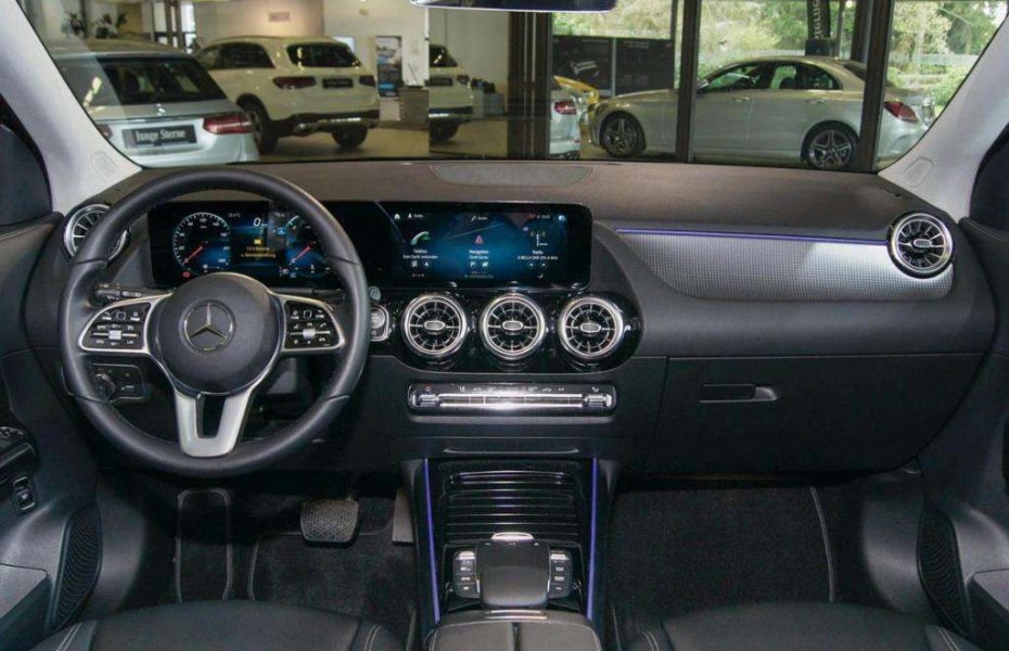 Mercedes-Benz GLA 200d Progressive MBUX Navi LED Kamera ParkP
