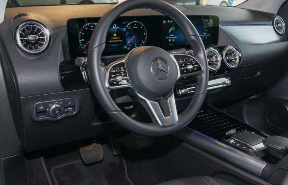Mercedes-Benz GLA 200d Progressive MBUX Navi LED Kamera ParkP