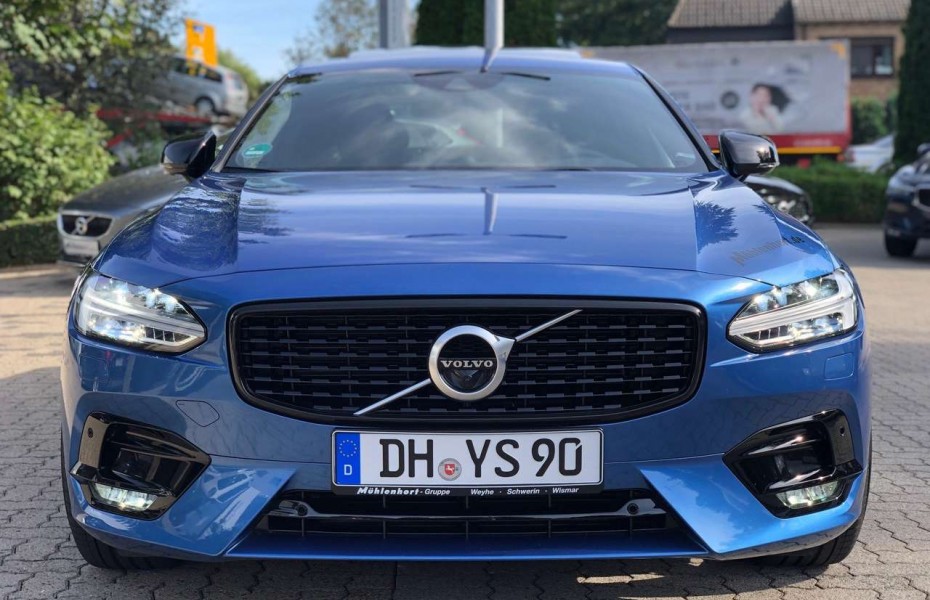 Volvo S90 D5 AWD Geartronic R-DESIGN - 21