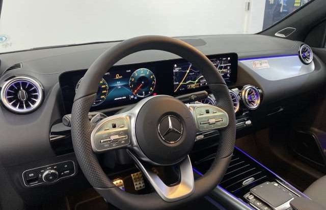 Mercedes-Benz GLA 35 AMG 4MATIC PANO+BURMESTER+360°+DISTRO+MEMORY
