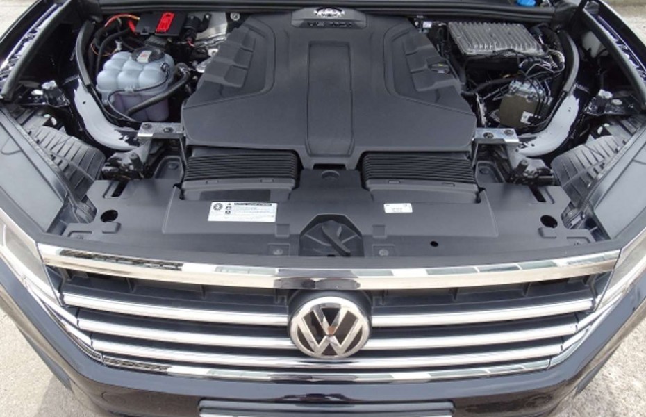 Volkswagen Touareg 3.0 V6 TDI 4M Navi ParkPilot ADTemp LED