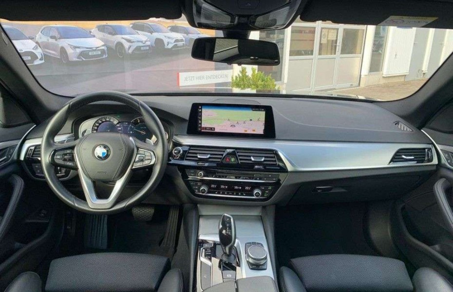 BMW Řada 5 530d Touring Aut. Sport Line