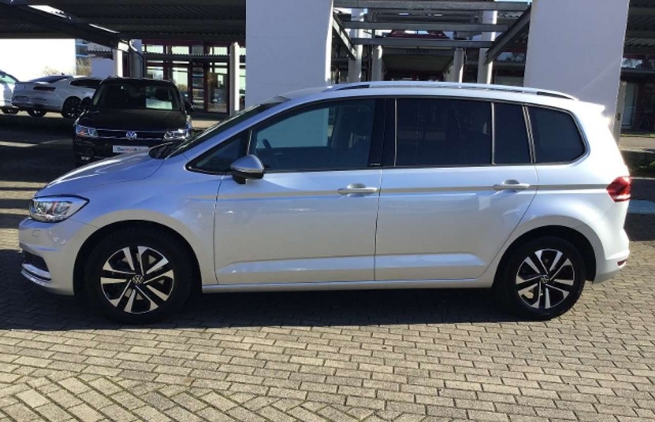 Volkswagen Touran UNITED 1.5TSI ACC,LED,NAVI,RFK,7-SITZER,SHZ,KLIMA