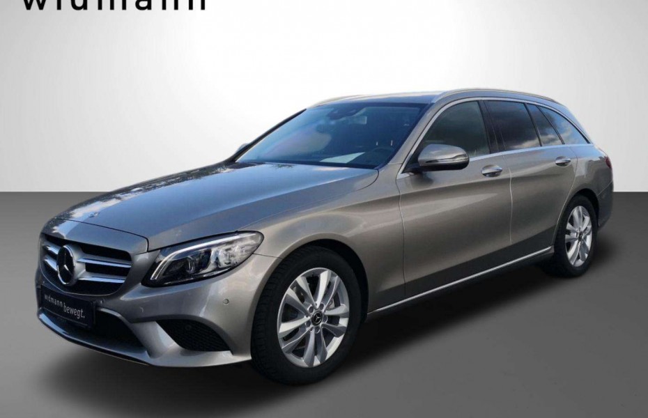 Mercedes-Benz Třídy C 220d Avantgarde Comand Taž Distronic NezTop LED Apple 