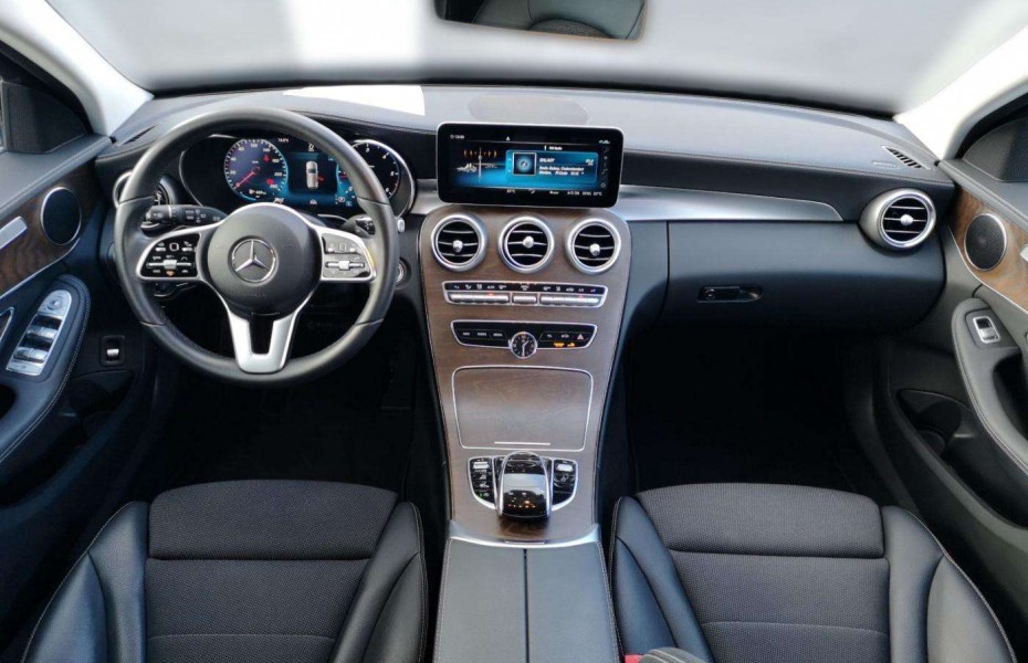 Mercedes-Benz Třídy C 220d Avantgarde Comand Taž Distronic NezTop LED Apple 