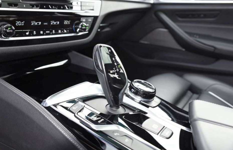 BMW Řada 5 d M Sport Leder LED Nav e-Sitze HUD ACC GSD