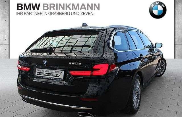 BMW Řada 5 520 d Touring aut. / LUXURY + NAVI + HUD + HIFI +