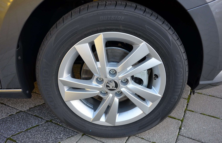 Škoda Fabia COMBI 1.0 TSI 5JGAR +NAVI AMUNDSEN + GRA