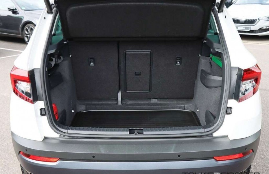 Škoda Karoq Style 1.5 TSI DSG 379,- 6849,- Anz. Panoramadach N