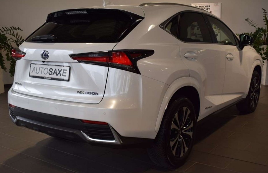 Lexus NX 300 300h Style Edition NAVI *KAMERA *SITZHEIZUNG