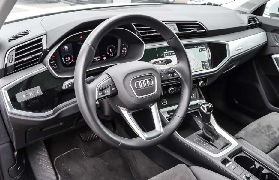 Audi Q3 40 TDI Qttro S tronic S-Line Pano 360kam Taž AdTemp