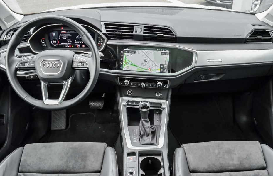 Audi Q3 40 TDI Qttro S tronic S-Line Pano 360kam Taž AdTemp