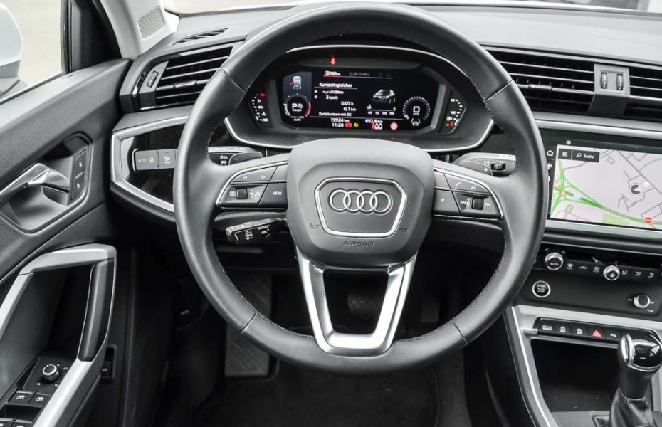 Audi Q3 40 TDI Qttro S tronic S-Line Pano 360kam Taž AdTemp