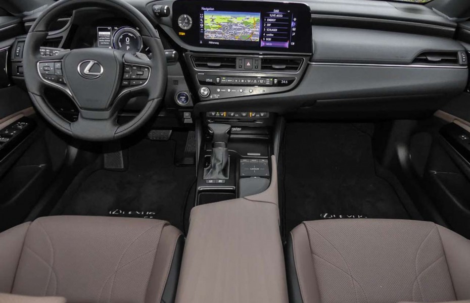 Lexus ES 300h Luxury Line NEUES MODELL Head-Up LED