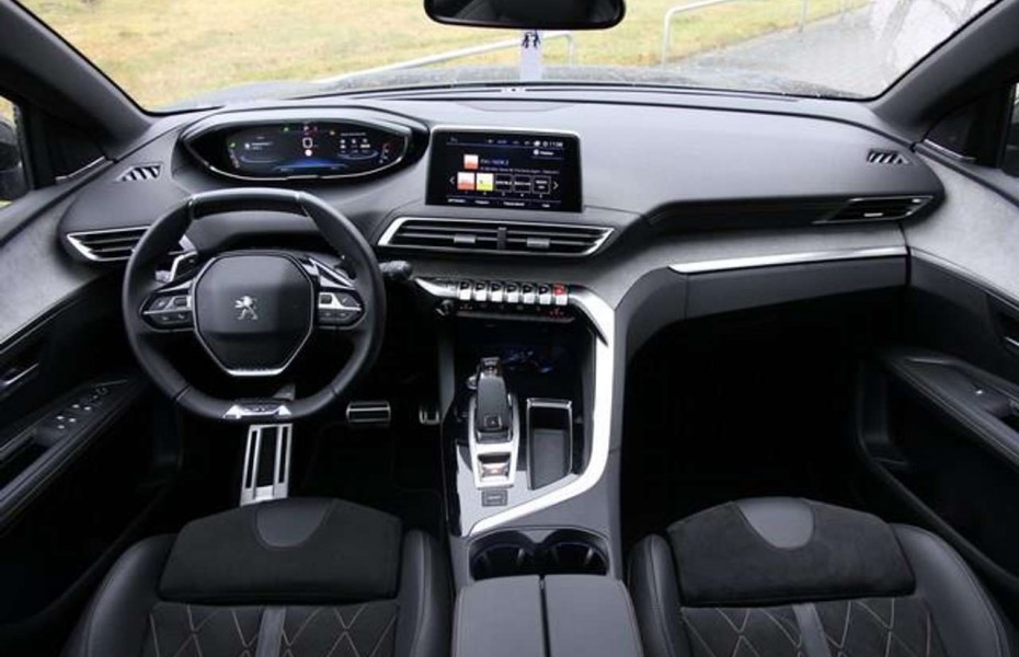 Peugeot 3008 GT HDi 180 Automatik Schiebedach e-Klappe Focal