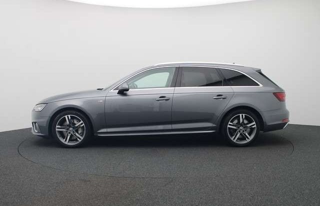 Audi A4 Avant 45 TDI quattro S line Matrix Navi ACC