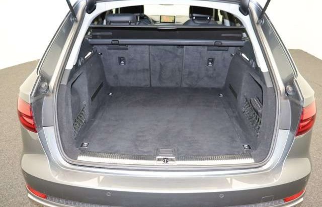 Audi A4 Avant 45 TDI quattro S line Matrix Navi ACC