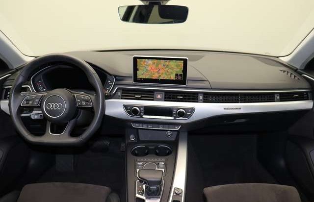 Audi A4 Avant 45 TDI quattro S line Matrix Navi ACC