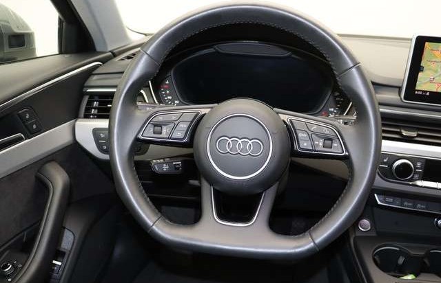 Audi A4 Avant 45 TDI quattro S line Matrix Navi ACC