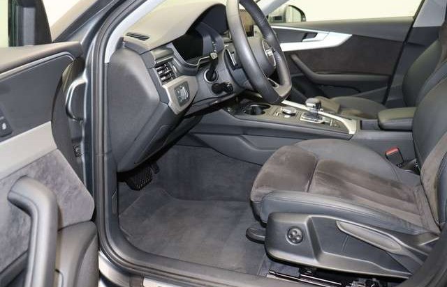 Audi A4 Avant 45 TDI quattro S line Matrix Navi ACC