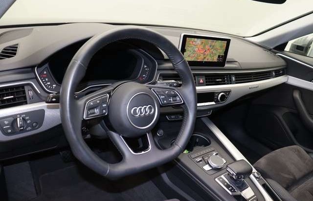 Audi A4 Avant 45 TDI quattro S line Matrix Navi ACC