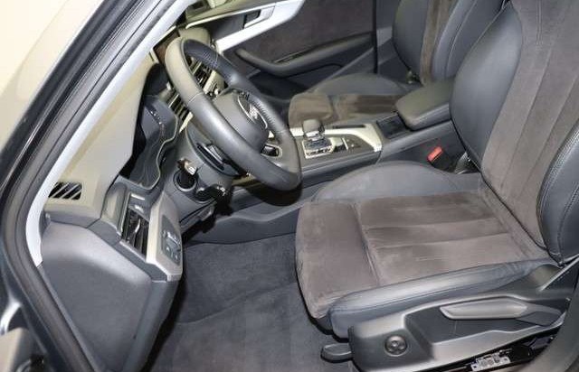 Audi A4 Avant 45 TDI quattro S line Matrix Navi ACC