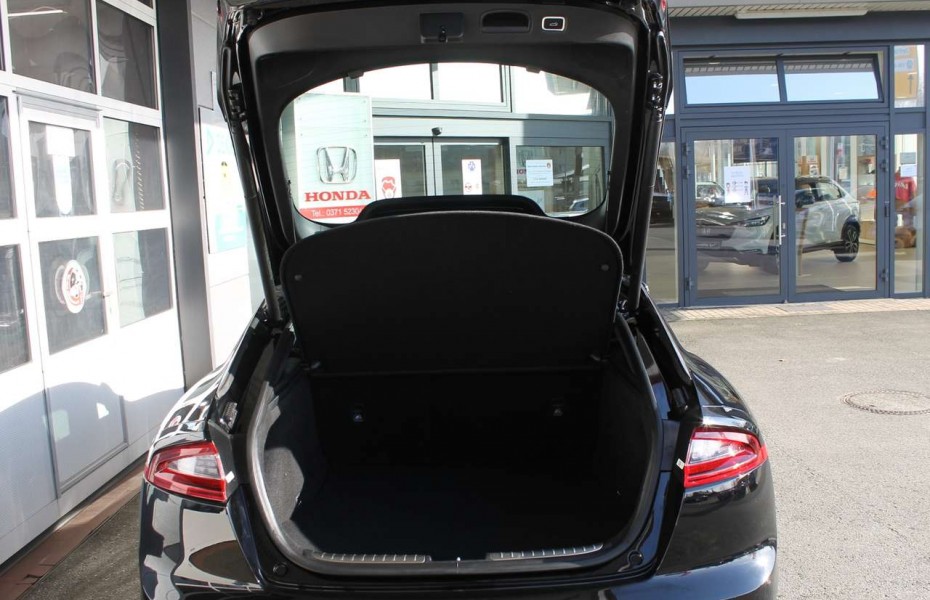 Kia Stinger 3.3T-GDI GT 4WD Aut Pano Navi LED 360 HUD AdTemp