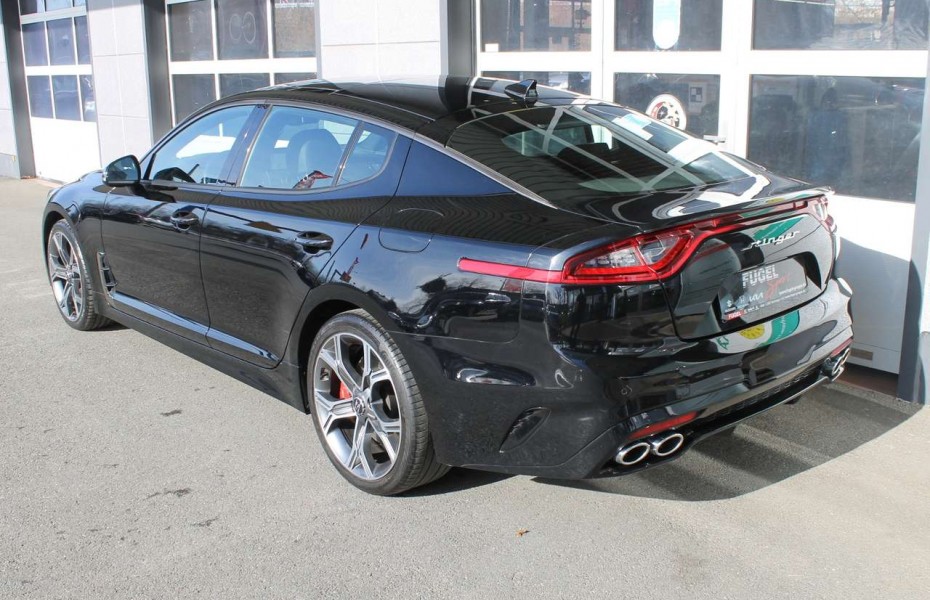 Kia Stinger 3.3T-GDI GT 4WD Aut Pano Navi LED 360 HUD AdTemp