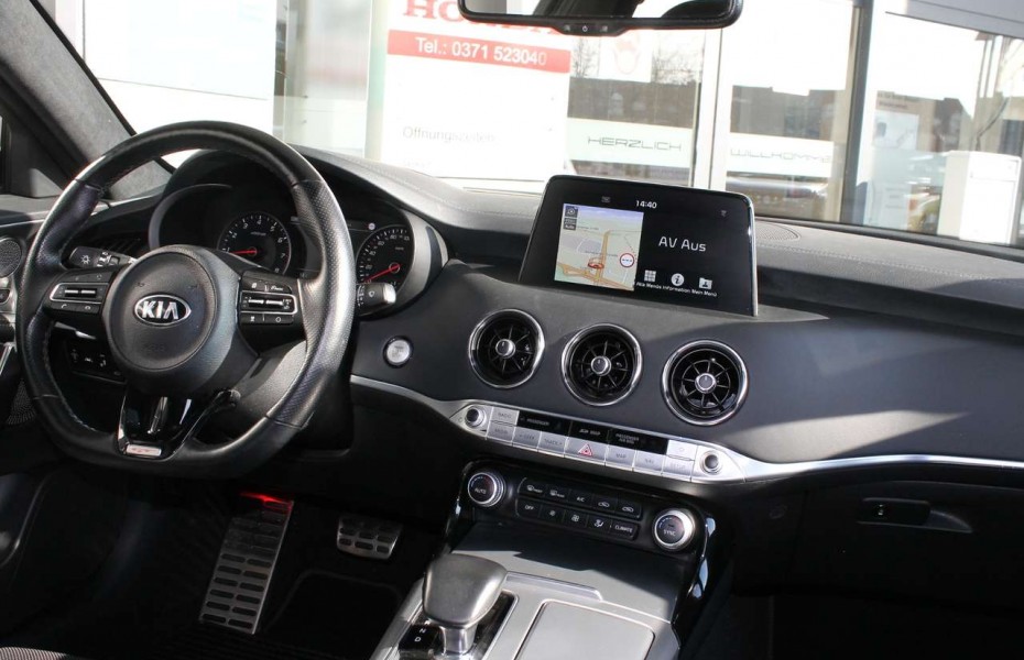 Kia Stinger 3.3T-GDI GT 4WD Aut Pano Navi LED 360 HUD AdTemp