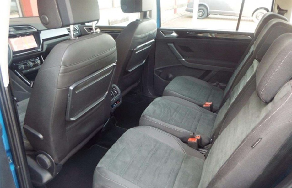 Volkswagen Touran 2.0 TDI DSG Highline AHK+KAMERA+ACC+PANORAMA+LED