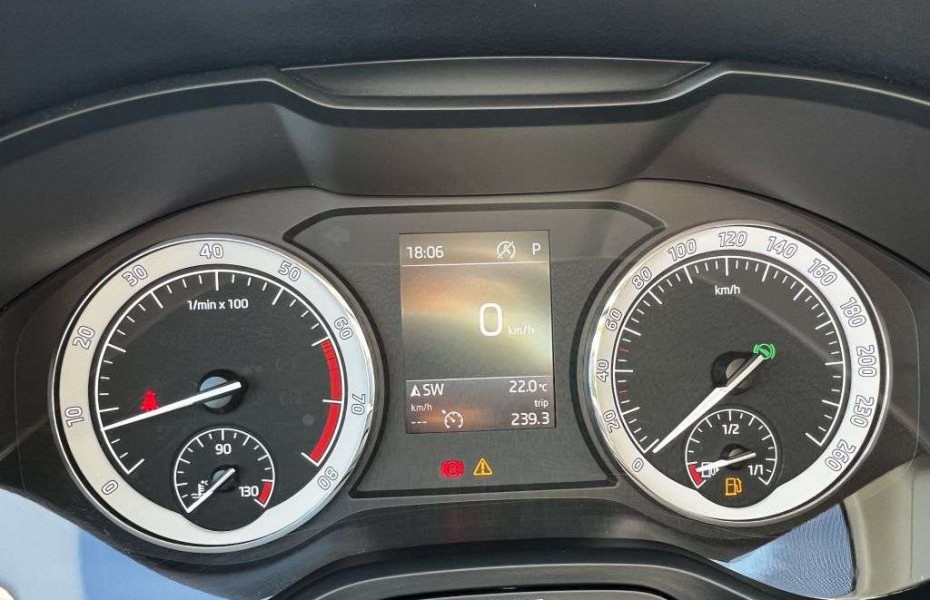 Škoda Karoq 1.5 TSI ACT DSG Style+Navi+Panorama+Leder