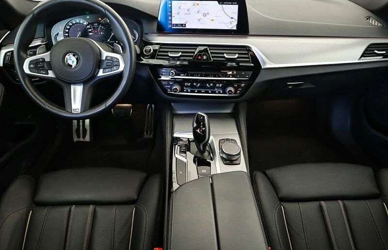 BMW Řada 5 d xDrive Touring M Sportpaket Navi/HUD/LED/