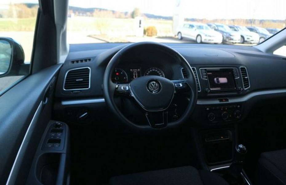 Volkswagen Sharan 2.0 TDI COMFORTLINE 7-SITZER GARANTIE+NAV