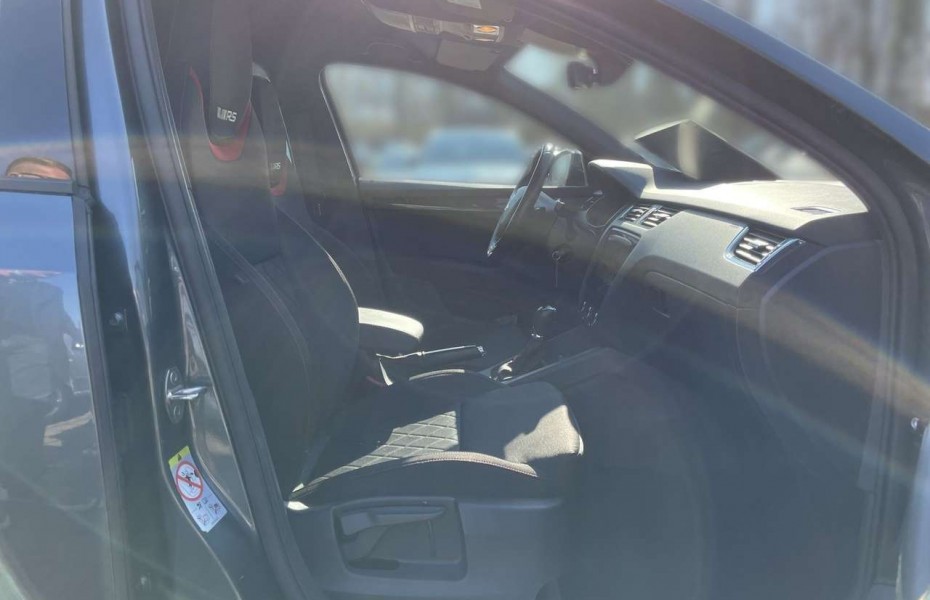 Škoda Octavia Combi RS 2.0 TDI DSG / SmartLink, Kamera
