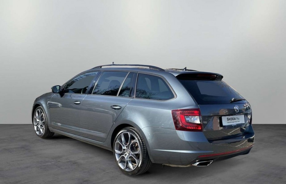 Škoda Octavia Combi RS 2.0 TDI DSG / SmartLink, Kamera