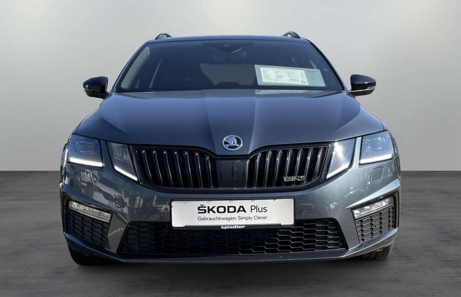 Škoda Octavia Combi RS 2.0 TDI DSG / SmartLink, Kamera