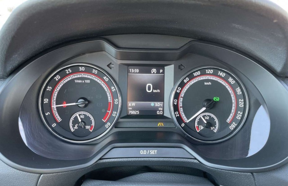 Škoda Octavia Combi RS 2.0 TDI DSG / SmartLink, Kamera