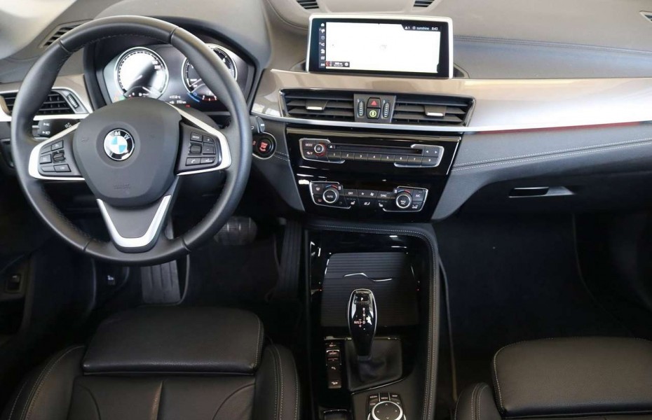 BMW X1 xDrive20d xLine DAB LED Navi Tempomat Shz