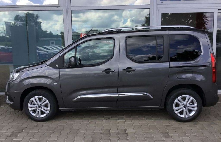 Toyota ProAce City Verso 1.2 Turbo L1 Navi Temp Apple