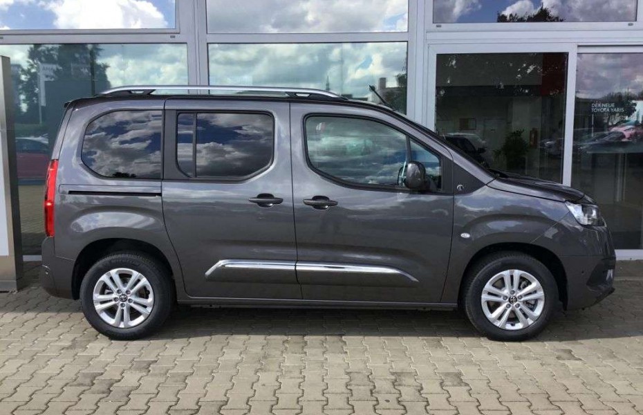 Toyota ProAce City Verso 1.2 Turbo L1 Navi Temp Apple