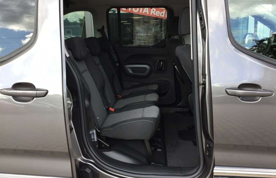 Toyota ProAce City Verso 1.2 Turbo L1 Navi Temp Apple