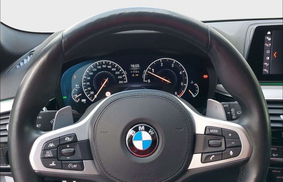 BMW Řada 5 d xDrive Touring Sportpaket M Sportbr. DAB