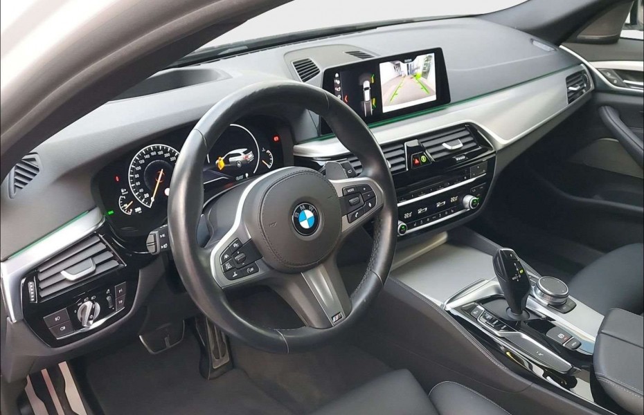 BMW Řada 5 d xDrive Touring Sportpaket M Sportbr. DAB