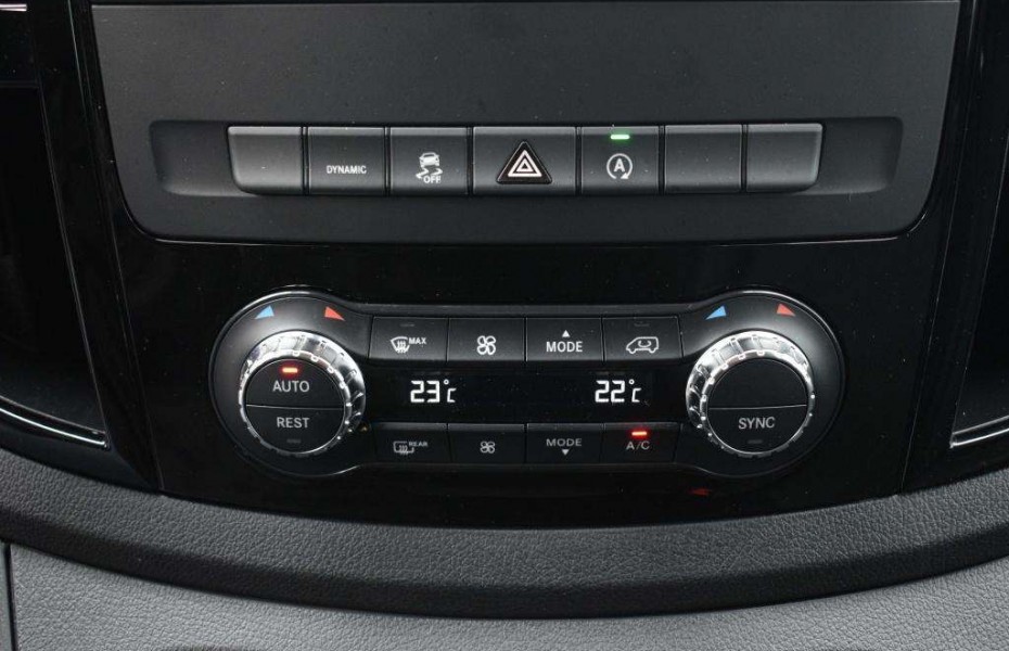 Mercedes-Benz Vito 119 Mixto 4x4 Klima*Navi*LED*Kamera*Comfort